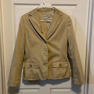 Banana Republic Womens Three Button Blazer Size 8 Cotton Spandex Peplum. Tan